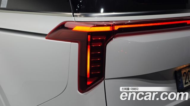 Kia Canival 2024 — photo 9