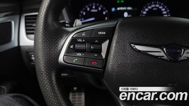 Genesis G80 2019 — photo 23