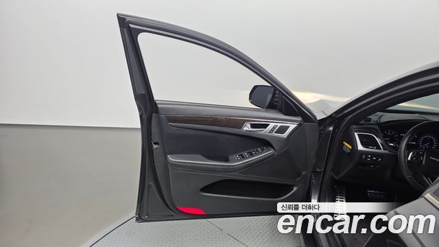 Genesis G80 2019 — photo 14
