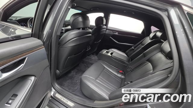 Genesis G80 2019 — photo 16