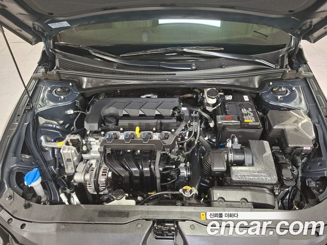 Hyundai AVANTE 2025 — photo 20