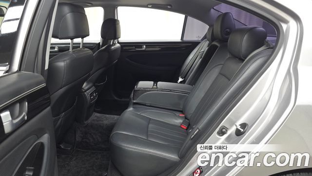 Hyundai Genesis 2013 — photo 17