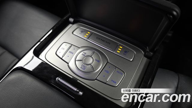 Hyundai Genesis 2013 — photo 24