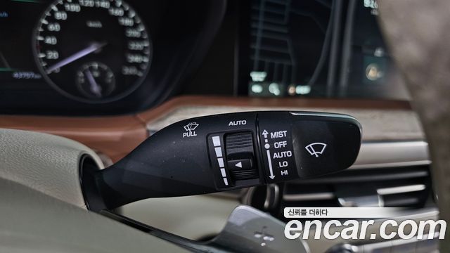 Genesis G90 2021 — photo 39