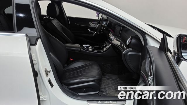 Mercedes-Benz CLS-Class 2019 — photo 16