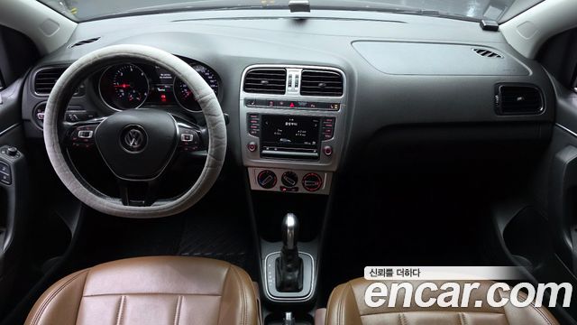 Volkswagen Polo 2015 — photo 10