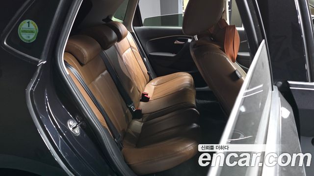 Volkswagen Polo 2015 — photo 18