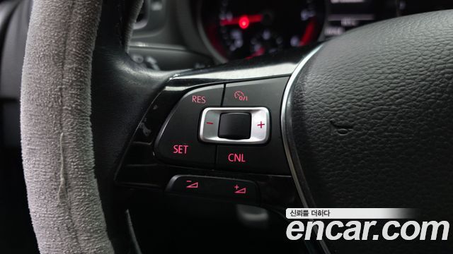 Volkswagen Polo 2015 — photo 25