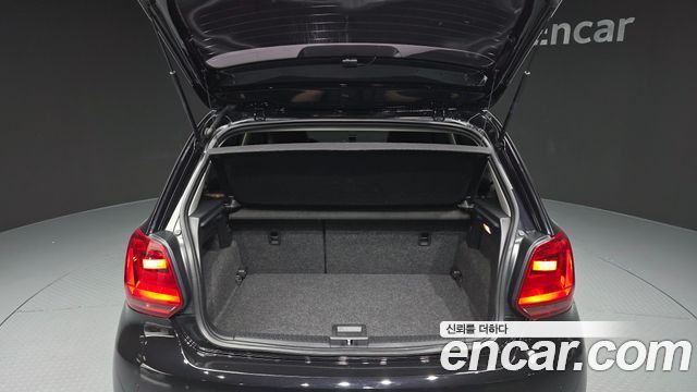 Volkswagen Polo 2015 — photo 26