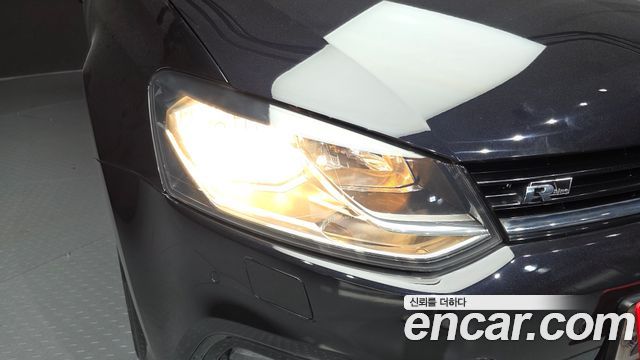 Volkswagen Polo 2015 — photo 8