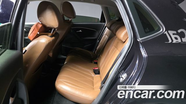 Volkswagen Polo 2015 — photo 16