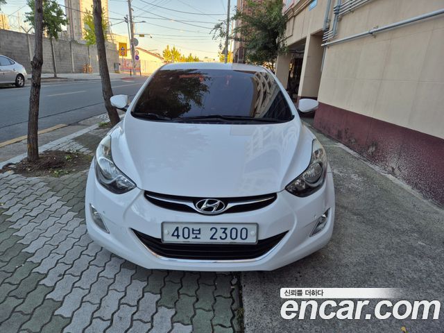Hyundai AVANTE 2013 — photo 1