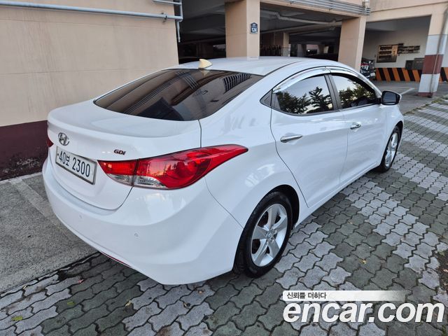 Hyundai AVANTE 2013 — photo 4