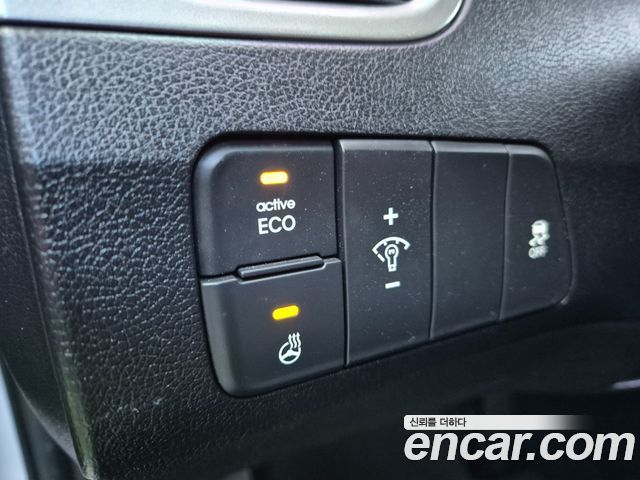 Hyundai AVANTE 2013 — photo 17