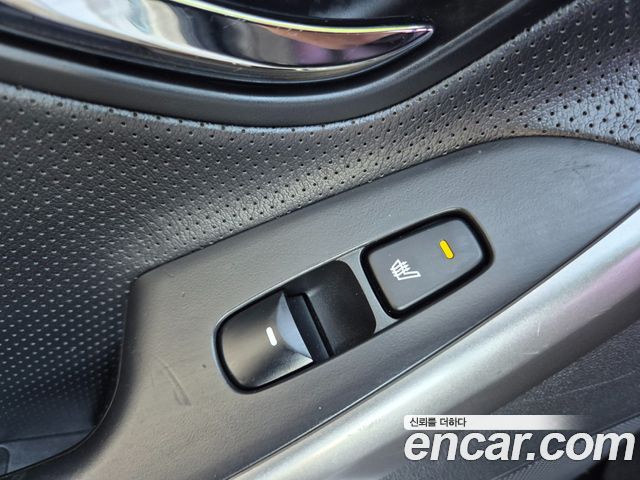Hyundai AVANTE 2013 — photo 18