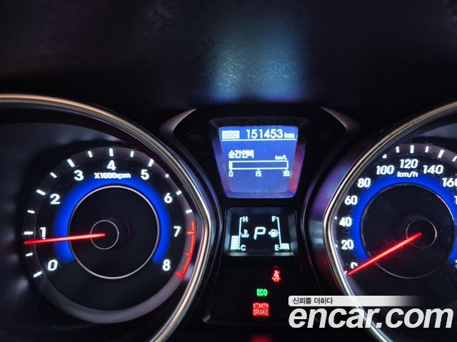 Hyundai AVANTE 2013 — photo 20