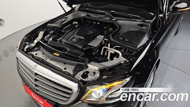 Mercedes-Benz E-Class 2017 — photo 6