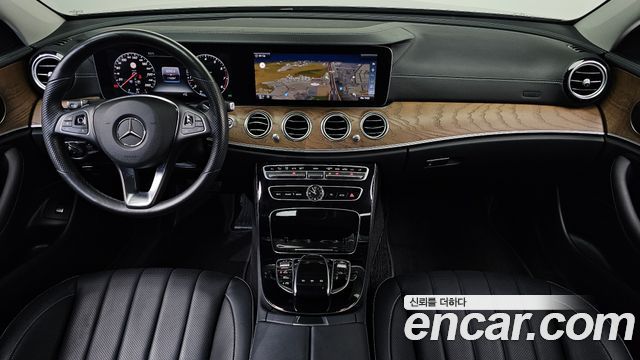 Mercedes-Benz E-Class 2017 — photo 7