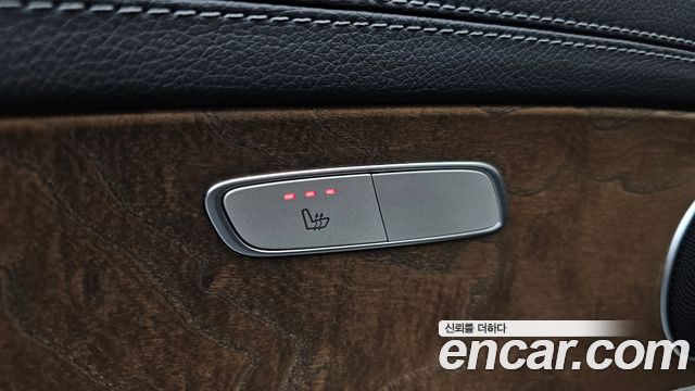 Mercedes-Benz E-Class 2017 — photo 13