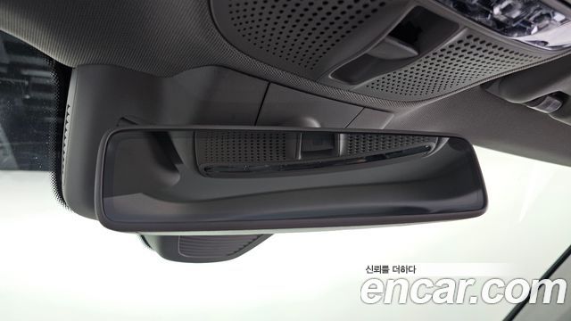 Mercedes-Benz E-Class 2017 — photo 20