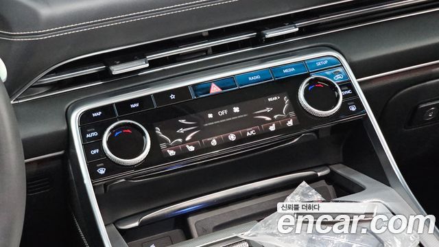 Genesis GV80 2020 — photo 31