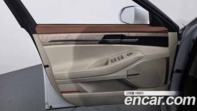 Genesis G90 2019 — photo 14