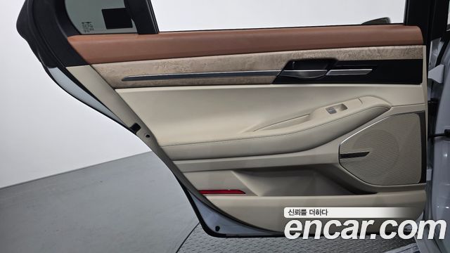 Genesis G90 2019 — photo 15