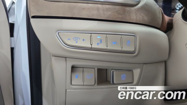Genesis G90 2019 — photo 28