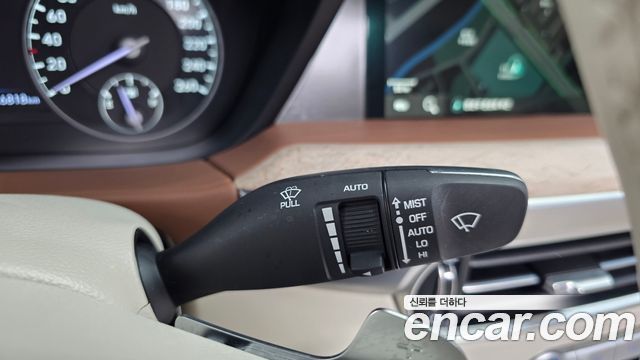 Genesis G90 2019 — photo 29