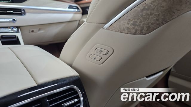 Genesis G90 2019 — photo 33