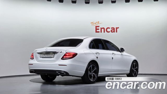 Mercedes-Benz E-Class 2020 — photo 2