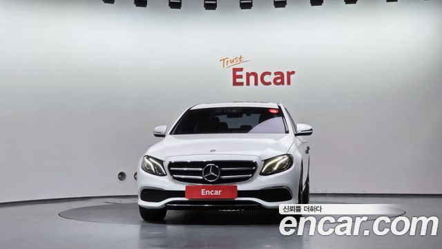 Mercedes-Benz E-Class 2020 — photo 3