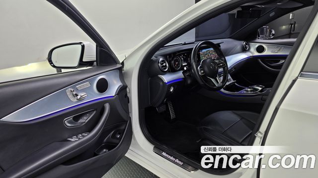 Mercedes-Benz E-Class 2020 — photo 13