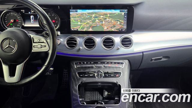 Mercedes-Benz E-Class 2020 — photo 20