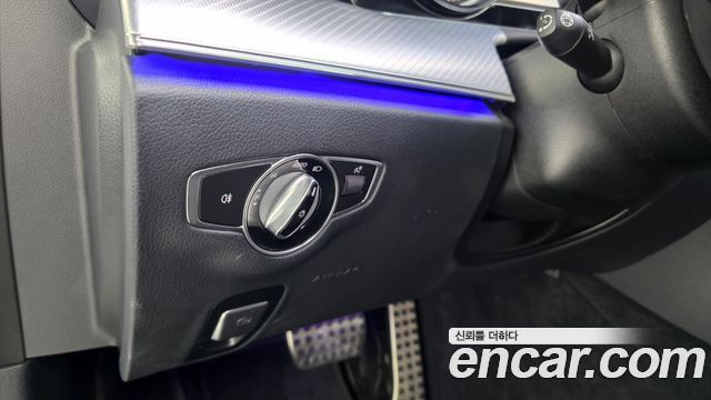 Mercedes-Benz E-Class 2020 — photo 23