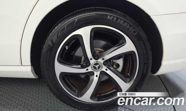 Mercedes-Benz E-Class 2020 — photo 7