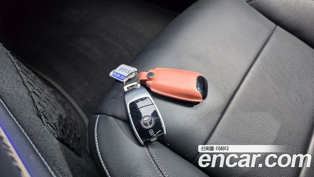 Mercedes-Benz E-Class 2020 — photo 28