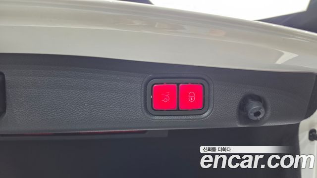 Mercedes-Benz E-Class 2020 — photo 34