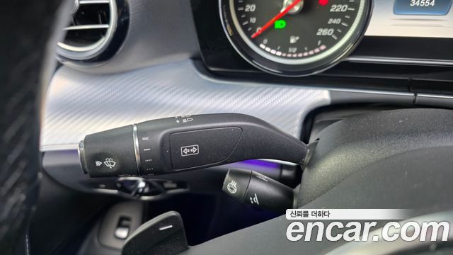 Mercedes-Benz E-Class 2020 — photo 35
