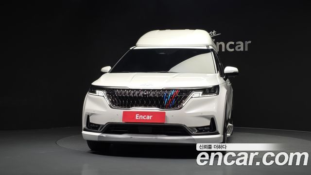 Kia Canival 2023 — photo 3