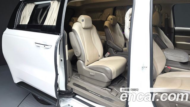 Kia Canival 2023 — photo 12