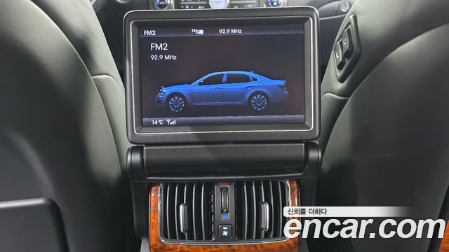 Hyundai Equus 2010 — photo 17