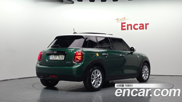 Mini Cooper 2021 — photo 2