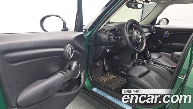 Mini Cooper 2021 — photo 13
