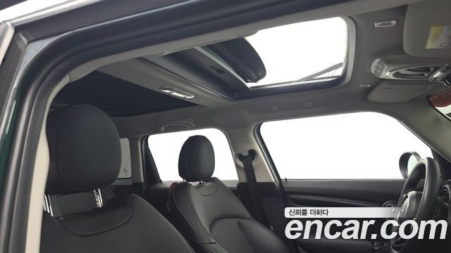 Mini Cooper 2021 — photo 22