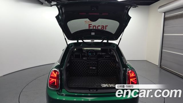 Mini Cooper 2021 — photo 26