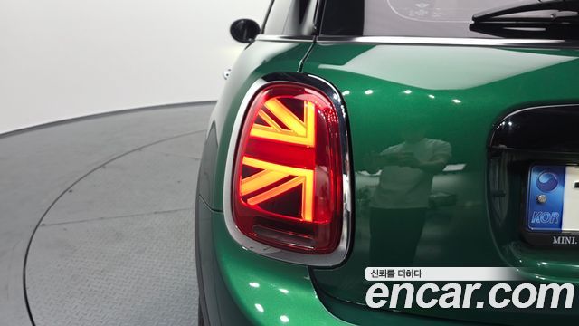 Mini Cooper 2021 — photo 9