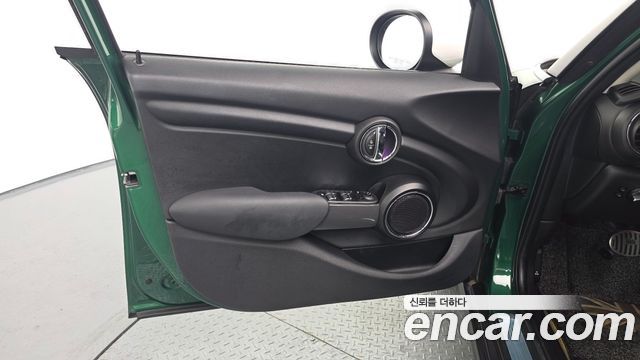 Mini Cooper 2021 — photo 14