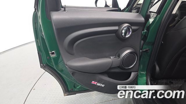 Mini Cooper 2021 — photo 15