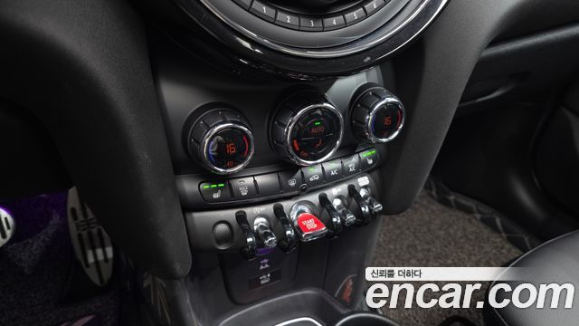 Mini Cooper 2021 — photo 29